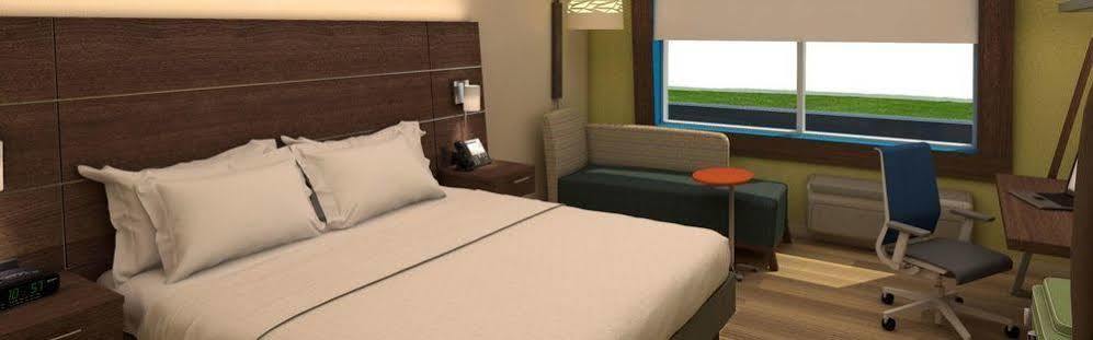 Holiday Inn Express & Suites - Hendersonville Se - Flat Rock By Ihg Extérieur photo
