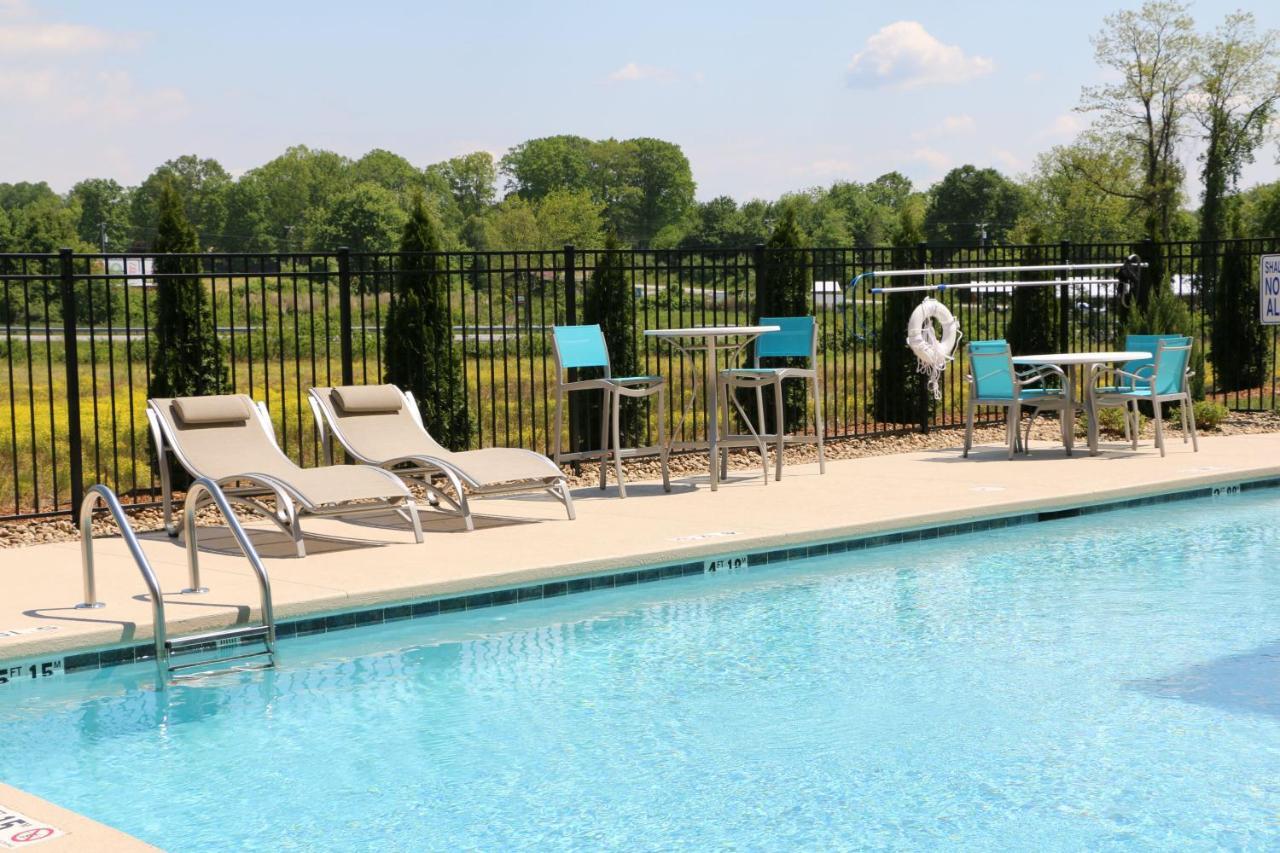 Holiday Inn Express & Suites - Hendersonville Se - Flat Rock By Ihg Extérieur photo